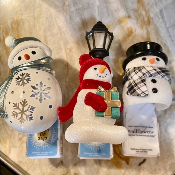 3 SNOWMAN ☃️ WALLFLOWER PLUG INS YOU WILL GET ALL 3! ALL BRAND NEW - Picture 3 of 6